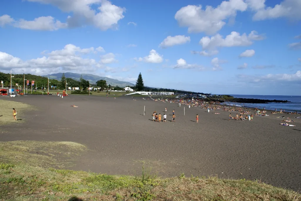 Plage des Milícias à Ponta Delgada, São Miguel