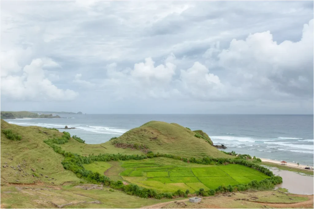 Plage de Seger, spot de surf au sud de Lombok