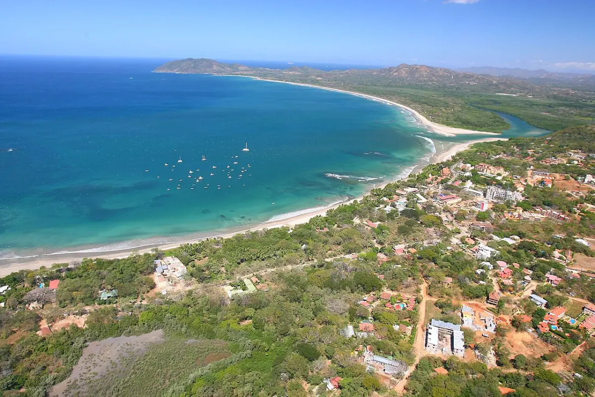 Vue aérienne de la baie de Tamarindo et de Playa Grande, Costa Rica